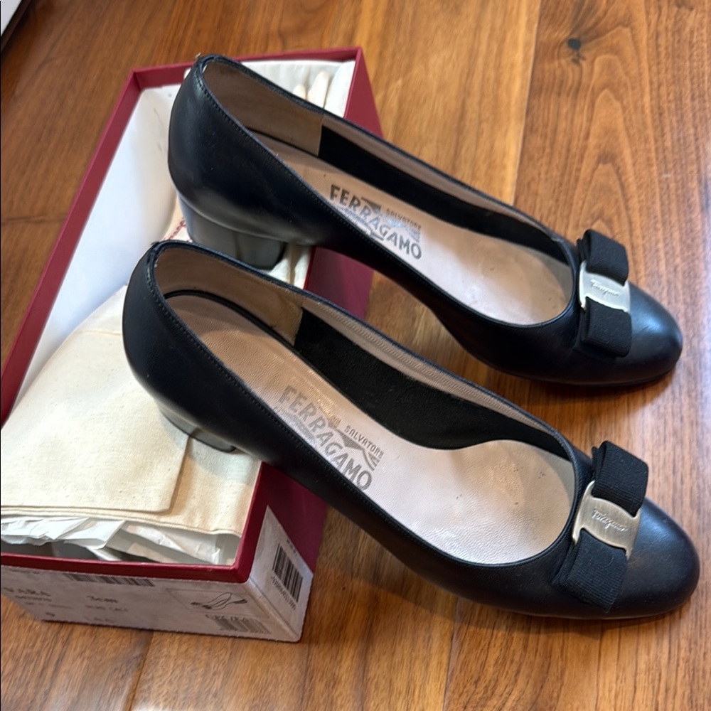 Ferragamo Bow Shoes